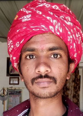 ISHWAR LAL LOHAR, 28, India, Rājsamand