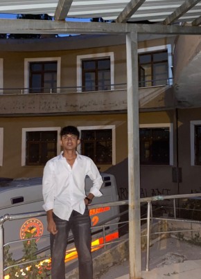 Yunus из Ankara 18 лет