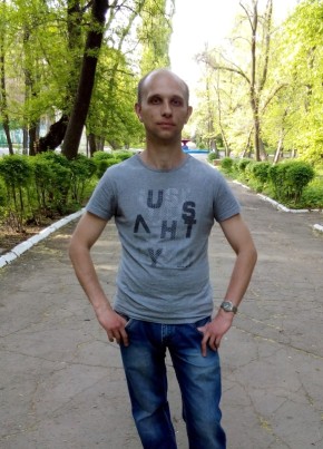 Дмитрий из Шахты 42 года
