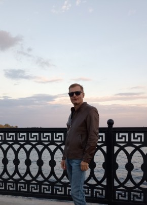 Данила из Саратова 46 лет