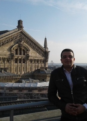 Karim, 31, République Française, Paris