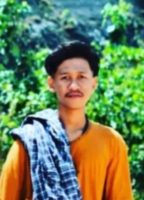 Dimas, 18, Indonesia, Kota Surabaya