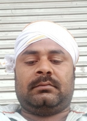 Niranjan Chaudha, 35, India, Lucknow