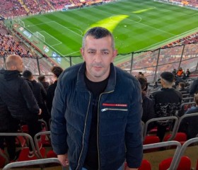 Hakan, 41, Istanbul