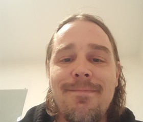 handsome, 43, Montreal