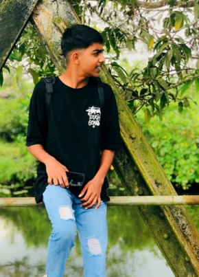 Ashen udara из ෙකාළඹ 19 лет