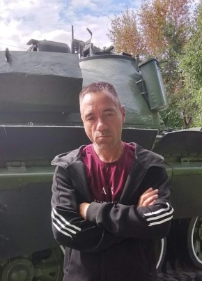 Анатолий из Красноярска 46 лет
