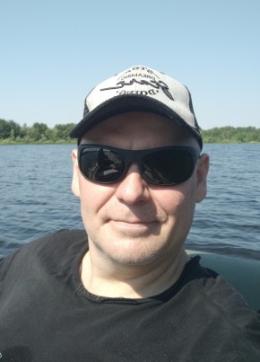 Павел из Череповеца 44 года