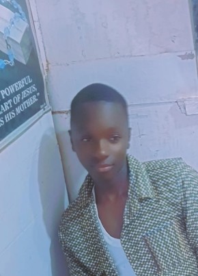 Abdulrazaque из Kampala 20 лет