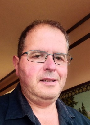 Javier из Navia 53 года