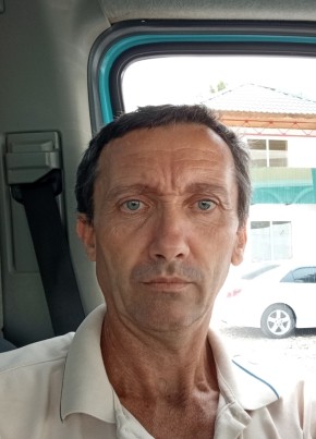 Юрий из Токмока 46 лет