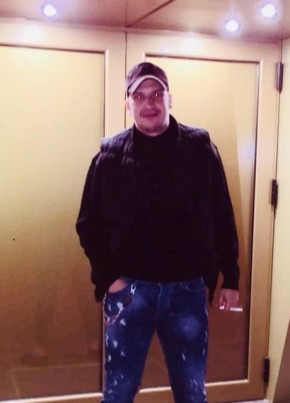 Adrian, 27, Romania, Sectorul 3