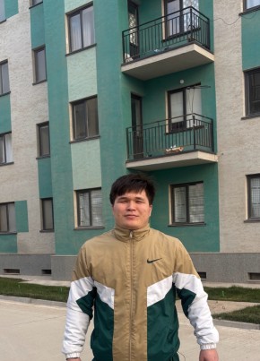 Джамшуд из Екатеринбурга 23 года
