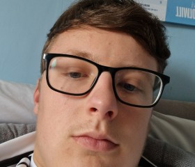 Woody, 19, Corby
