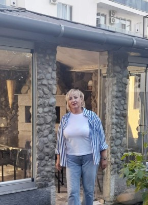 Лариса Лашук из Берасьце 59 лет
