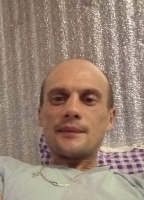 Валерий, 40, Россия, Остров
