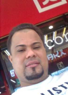 Rigoberto, 40, República de Santo Domingo, Bajos de Haina