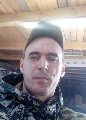 Виктор, 43, Россия, Уяр