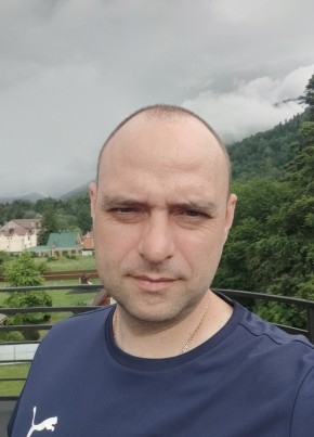 Кирилл из Пензы 44 года