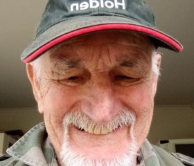 Robert, 80, Auckland