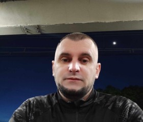 Artur, 36, Brussels