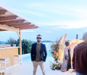 Dio, 33, Khalandrion