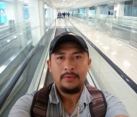 Charly piña, 30, San Francisco