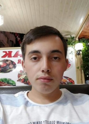 Sinan Akgül, 22, Türkiye Cumhuriyeti, İzmir