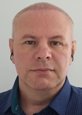 Михаил из Артема 39 лет
