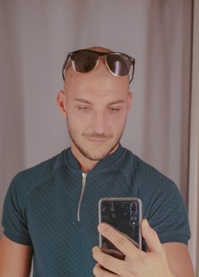 Valentin, 29, Schweizerische Eidgenossenschaft, Buchs SG (Kanton St. Gallen)