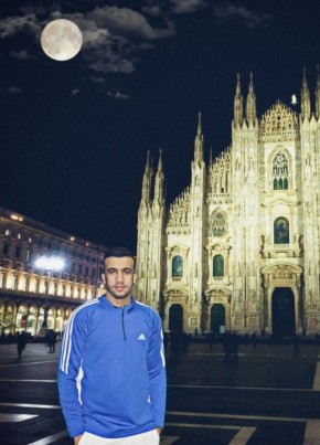 Abdo, 22, Repubblica Italiana, Milano