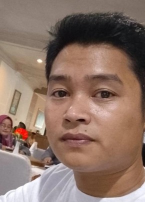 vian, 31, Indonesia, Cirebon