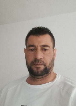 Raul Gacia, 42, Estado Español, La Villa y Corte de Madrid