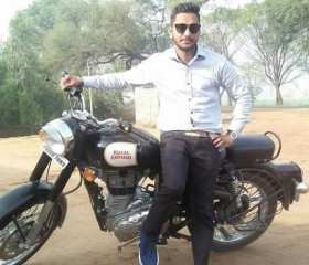 Vikas, 30, West Bromwich