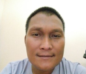 Robert, 18, Semarang