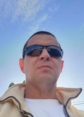 Антон из Воронежа 46 лет