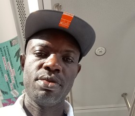 Top, 42, Port Louis