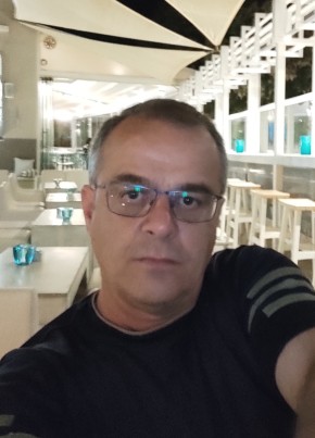 Leon Xyl, 54, Ελληνική Δημοκρατία, Μυτιλήνη