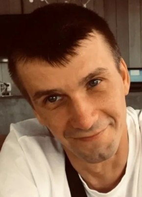 Павел из Гатчины 38 лет