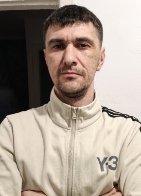Антон из Владивостока 39 лет
