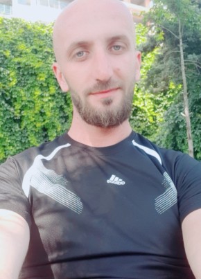 Hasan, 34, Türkiye Cumhuriyeti, İstanbul