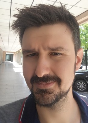 ElMauri, 42, Repubblica Italiana, Treviglio