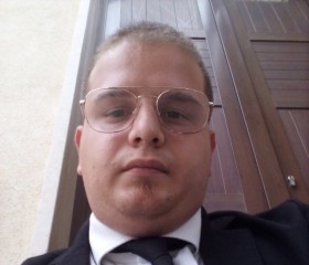 Andrea, 29, Pozzallo