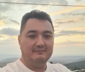 Rustam Nur, 42, Tashkent
