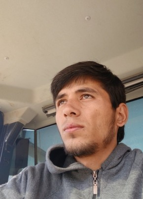 Расул из Душанбе 23 года
