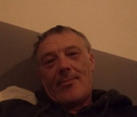 Matthew, 48, Scarborough