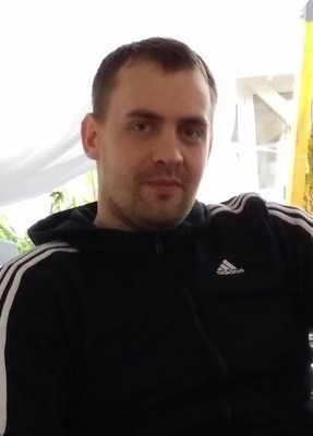 Максим, 34, Россия, Небуг