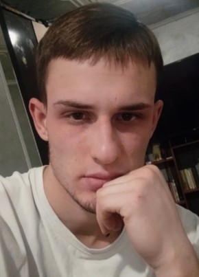 Владислав из Шымкента 22 года