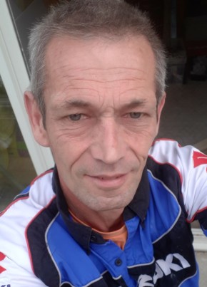 Pascal, 54, République Française, Montigny-le-Bretonneux