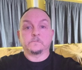 Richard, 50, Horbury